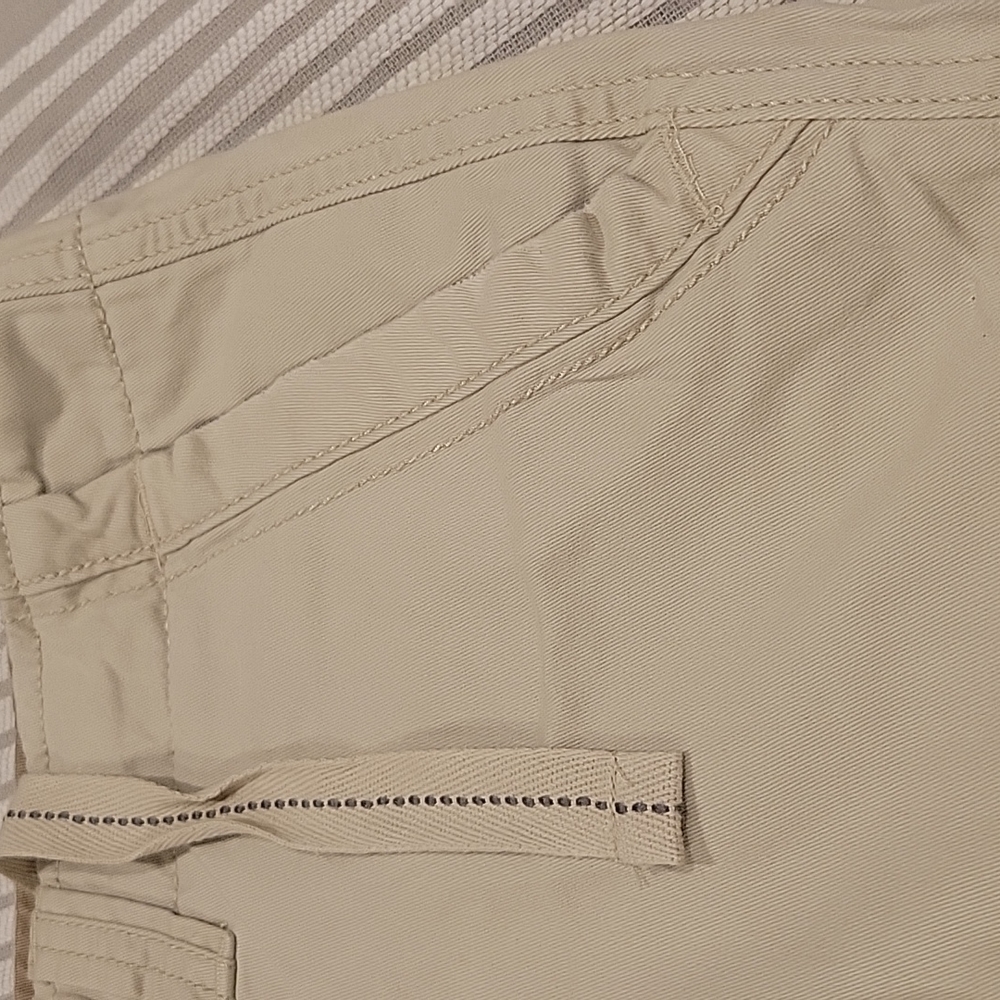 Shorts - Picture 5 of 6